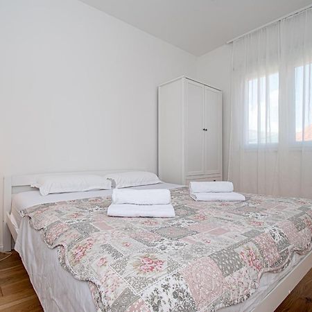Apartment Nikola Kaštel Novi Buitenkant foto
