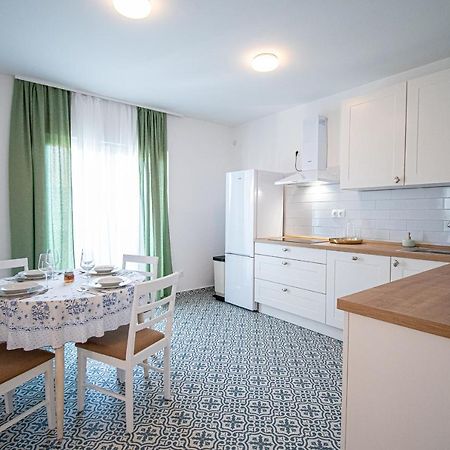 Apartment Nikola Kaštel Novi Buitenkant foto