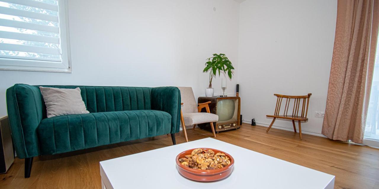 Apartment Nikola Kaštel Novi Buitenkant foto