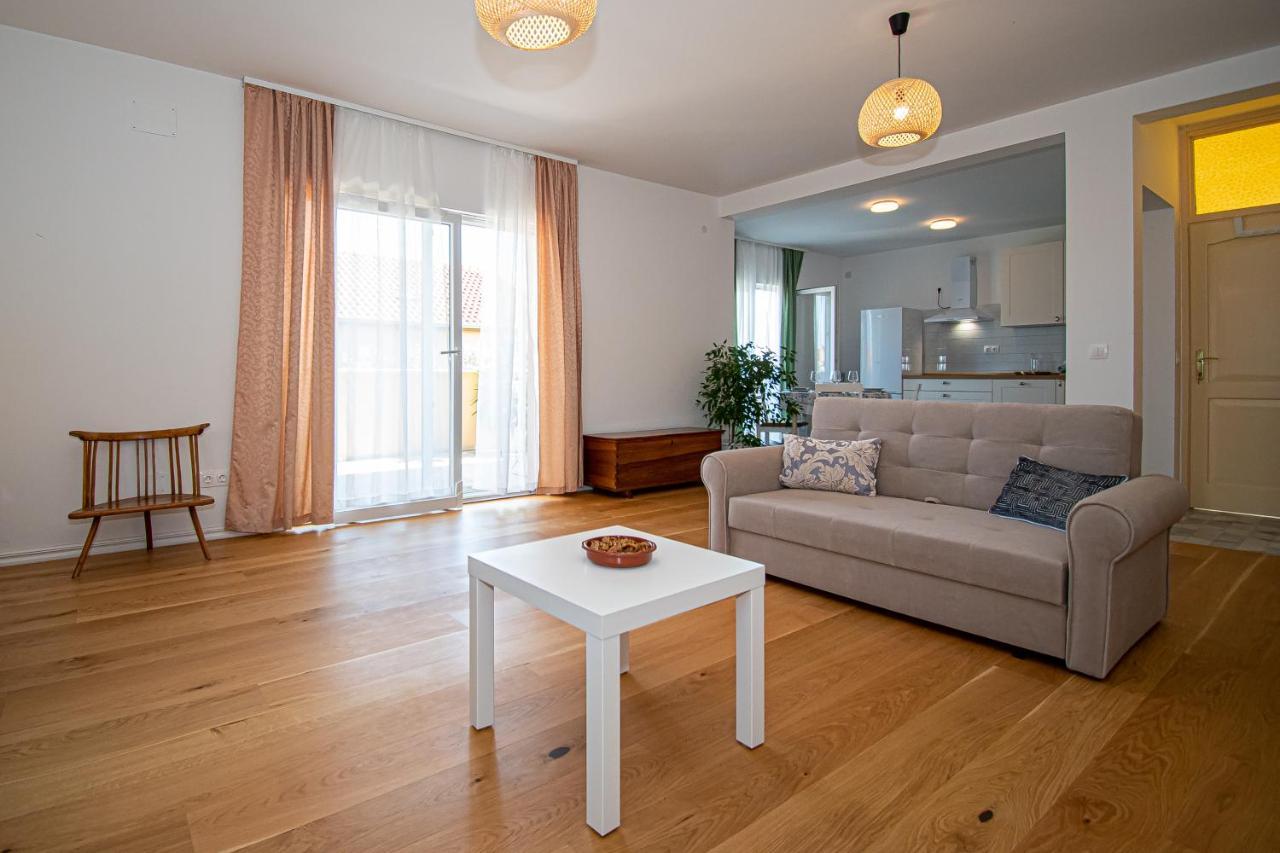 Apartment Nikola Kaštel Novi Buitenkant foto